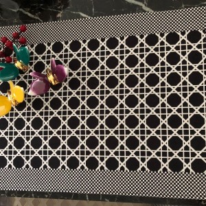 Siyah Desenli Amerikan Servis Geometrik Pivoine Siyah Desenli Amerikan Servis Geometrik Pivoine