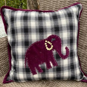 Fil Desenli Kırlent Kılıfı Dolgulu Pivoine (2 Adet) Fil Desenli Kırlent Kılıfı Dolgulu Pivoine (2 Adet)