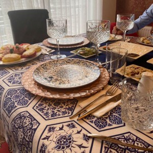 Çini Desenli Masa Örtüsü Pivoine  Çini Desenli Masa Örtüsü Pivoine